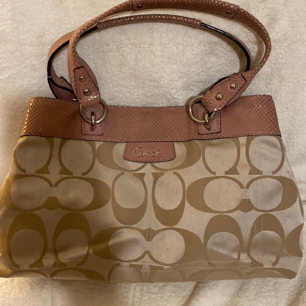 EUC pale pink trim COACH bag